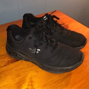 Like New Sketchers ArchFit Sneakers